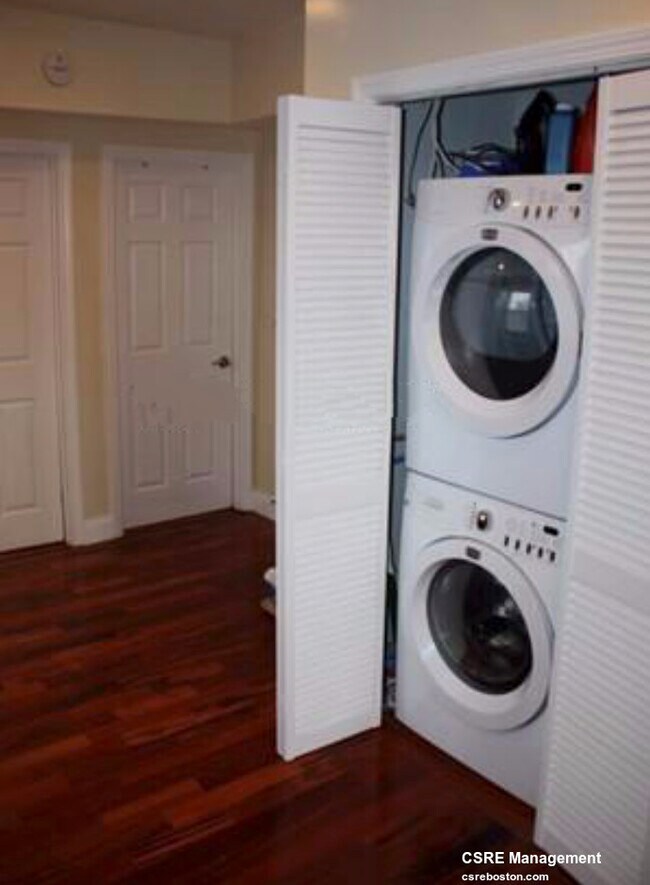 9 Warwick St unit 2, Roxbury Crossing, MA 02120 - photo 2