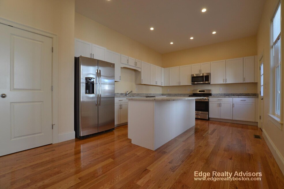 33 Pratt St unit 2, Allston, MA 02134 - photo 1