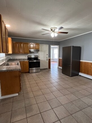 133 Pleasant St Unit 1, Gardner, MA 01440