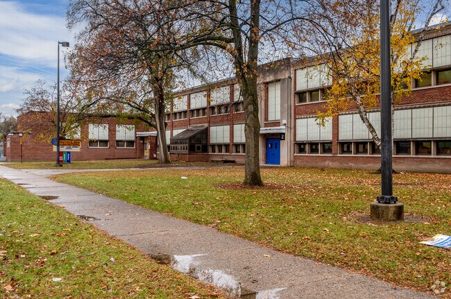 Students in Winship may attend Bow Elementary-Middle School, which has a C- rating by Niche.