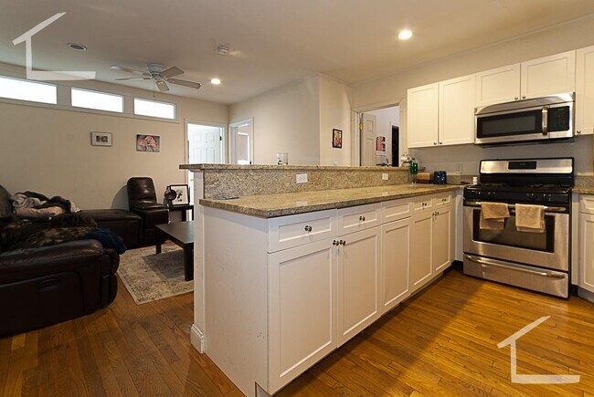 316 Saint Paul St unit 6, Brookline, MA 02446 - photo 3