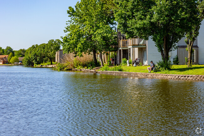 Longview Lake Estates offers many places for residents to enjoy fishing.