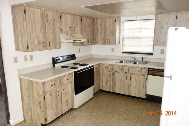 1275 Malone Ave, Spring Hill, FL 34606 - photo 2