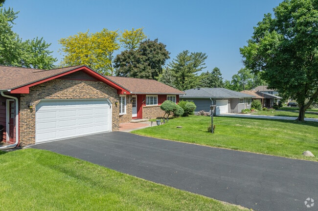 Homes in Pine Knoll range between $200,000 and $400,000.