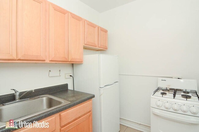 4830 N Damen Ave unit A04C, Chicago, IL 60625 - photo 5