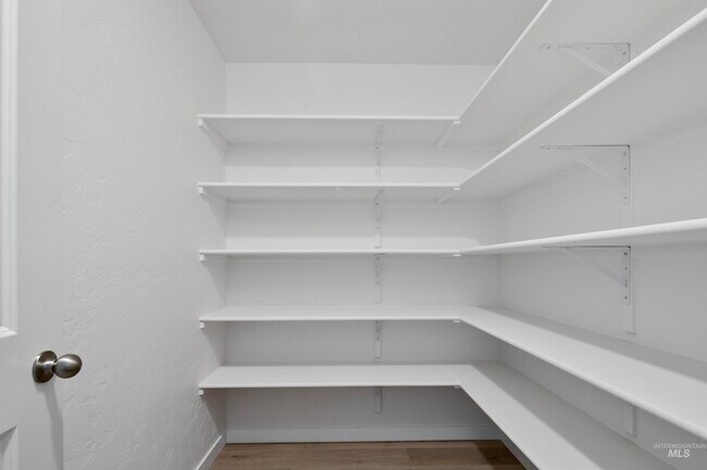 19317 Snowyside Way, Caldwell, ID 83605 - photo 6