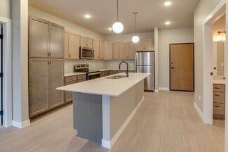 690 Elizabeth Way, Hudson, WI 54016