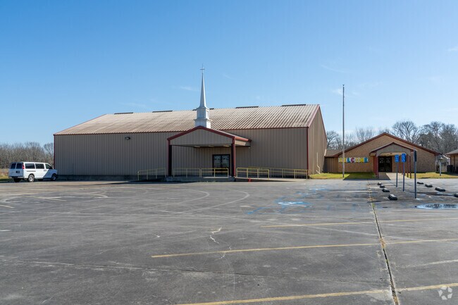 Beacon Bay Baptist Church welcomes West Livingston's community for worship.