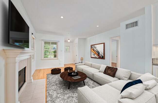 13964 Peach Grove St, Sherman Oaks, CA 91423 - photo 4