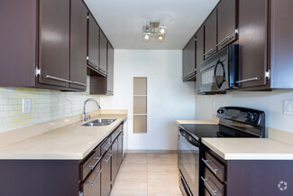 102 S Oxford Ave, Los Angeles, CA 90004