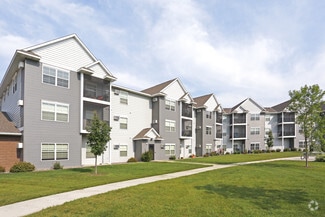 906 Cypress Rd, Saint Cloud, MN 56303