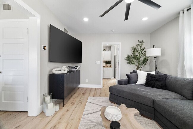 304 E Goodwin St unit ID1257809P, Prescott, AZ 86303 - photo 3