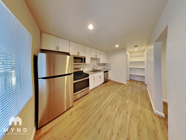 5631 53rd St unit 1, Sacramento, CA 95824 - photo 4