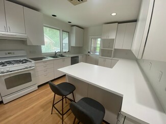 1108 S Busey Ave Unit 2, Urbana, IL 61801