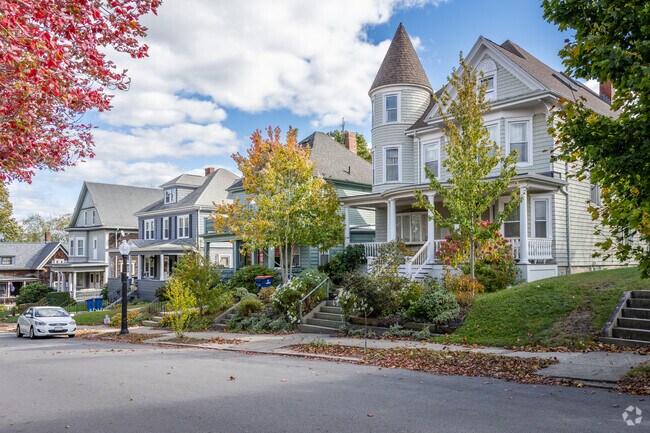 Enjoy a row of beautiful colonial homes in the Clasky Park neighborhood.