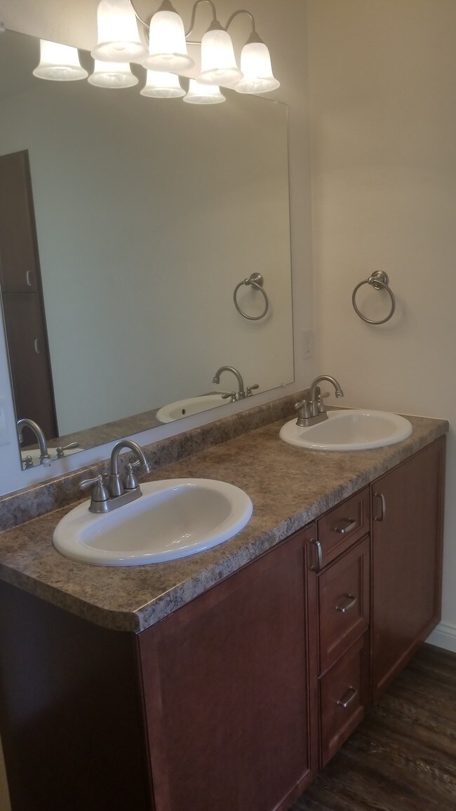 Pendleton Park, Neenah, WI 54956 - photo 5