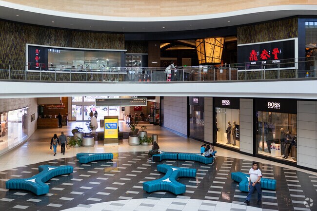 Del Amo Fashion Center has an array of indoor and outdoor dining and shopping options.