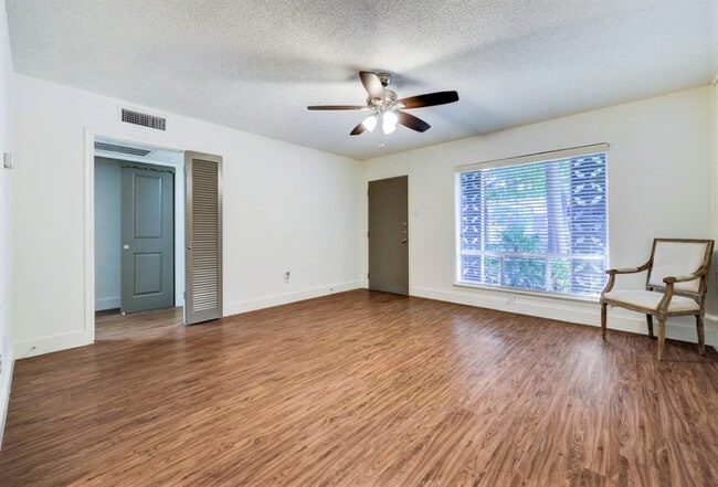 Marquee Uptown & Carriage Square, Houston, TX 77056 - photo 5