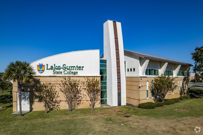 Leesburg’s colleges include the public Lake-Sumter State College.