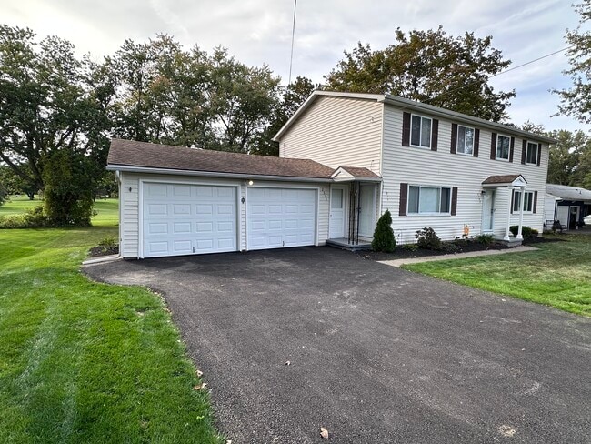Private garage - left side