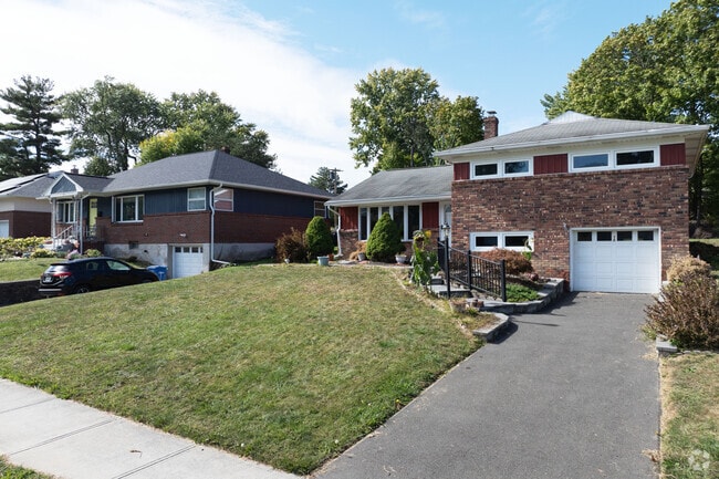 Homes in Whitehall have a median construction year of 1950.