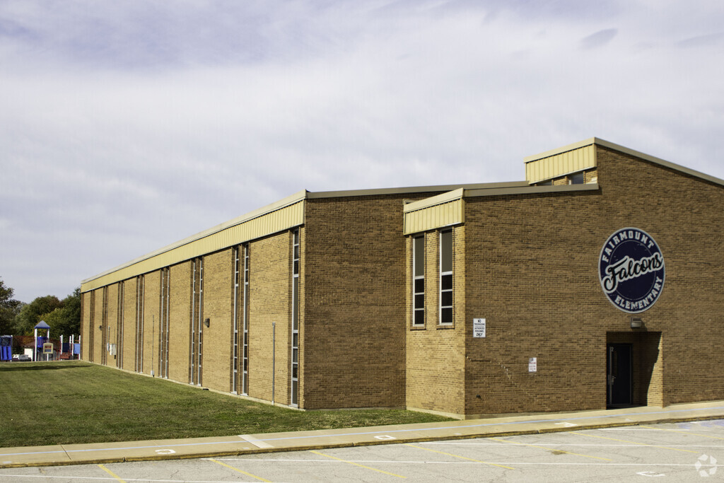 Fairmount Elementary School provides education in the neighborhood of 
Saint Peters.