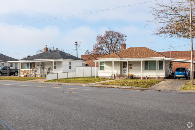 Small homes on small lots are found in the Hobble Creek neighborhood.