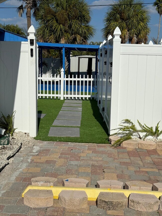 13115 3rd St E unit 1C, Madeira Beach, FL 33708 - photo 5