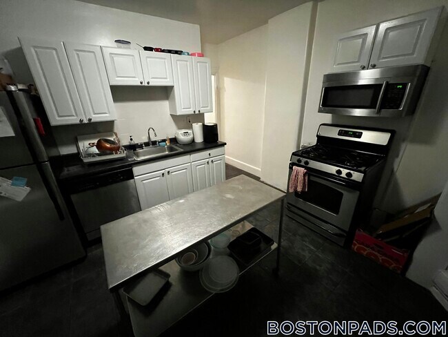 42 Hillside St unit 2, Roxbury Crossing, MA 02120 - photo 6