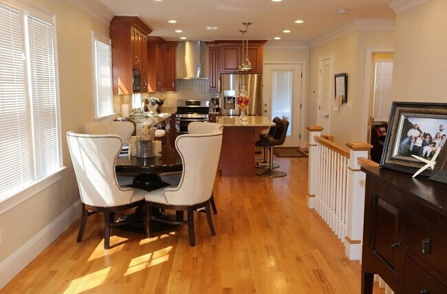 7 Acron Rd unit 1, Brookline, MA 02445 - photo 4