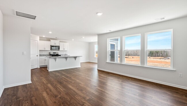 2247 Springview Ct, Boiling Springs, SC 29316 - photo 6