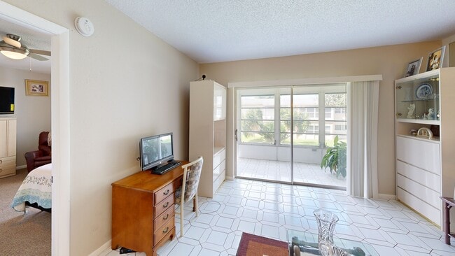 551 NW 80th Ave unit 207, Margate, FL 33063 - photo 3