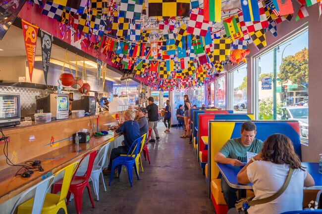 Saranap residents have a wide range of delicious dining options in downtown Walnut Creek.