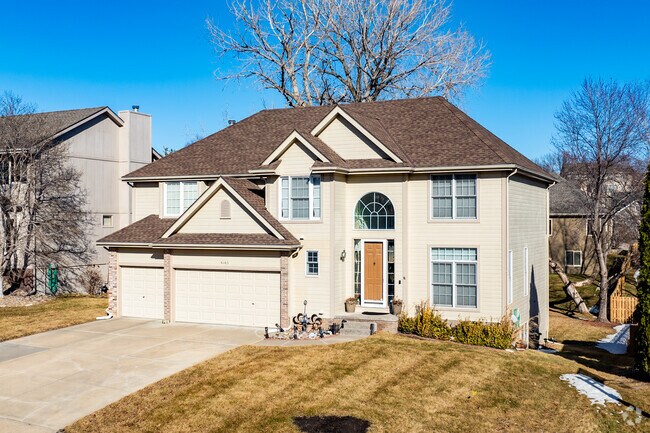 Well-manicured lawns define Mission Park's charm.