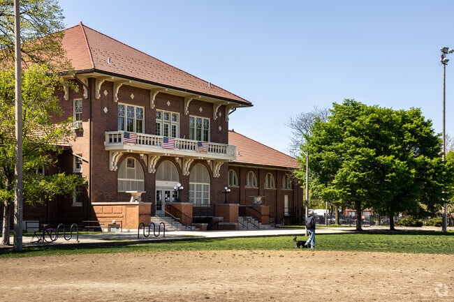 Independence Park Field House has a small gymnasium and indoor pool.