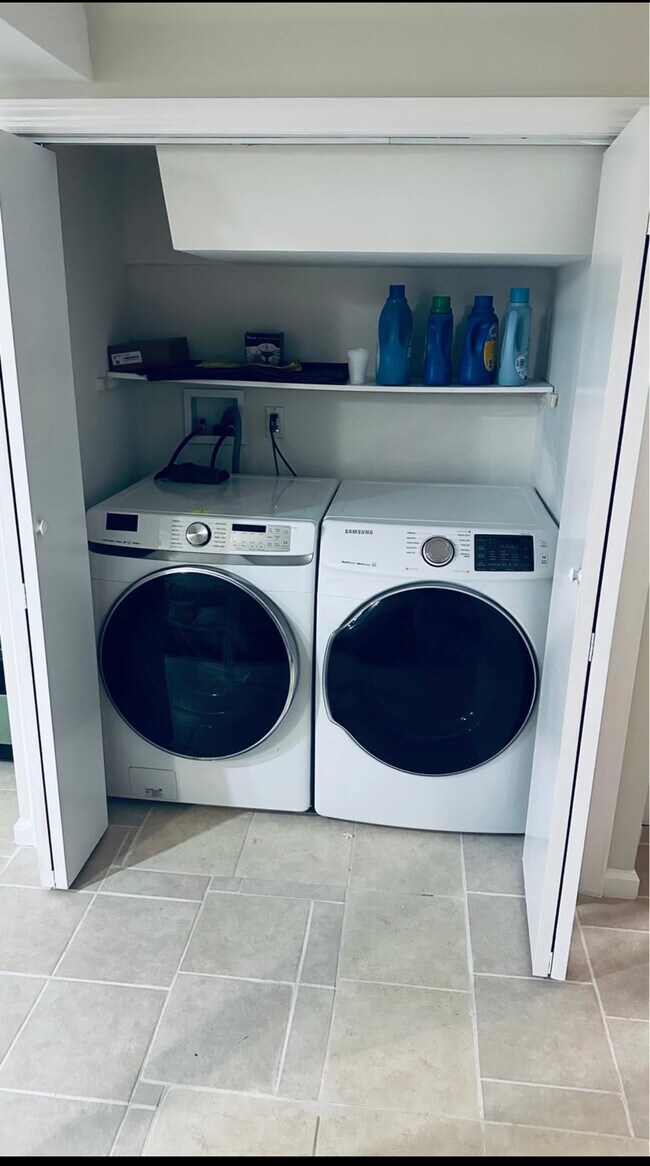 8337 Charlecote Ridge, Jamaica, NY 11432 - photo 6