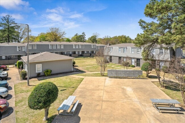 TOWNHOMES w/ W/D INCLUDED! Gated 2 Bed / 1..., Memphis, TN 38116 - photo 6