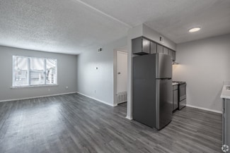 55 N Ranchwood Blvd Unit 2 Bedroom, Yukon, OK 73099
