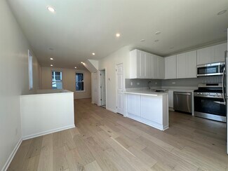 2037 N Damen Ave Unit Coach House, Chicago, IL 60647