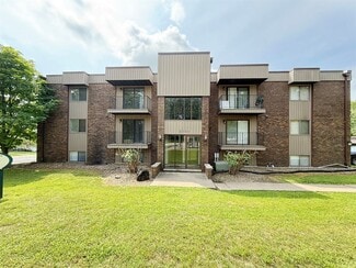 2700 W Forrest Hill Ave, Peoria, IL 61604