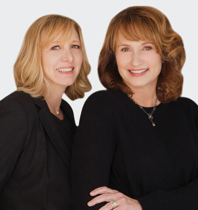 Julie Auger And Laurie Mandle