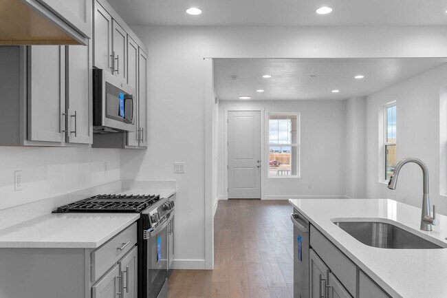 11341 S Offshore Way, South Jordan, UT 84009 - photo 6