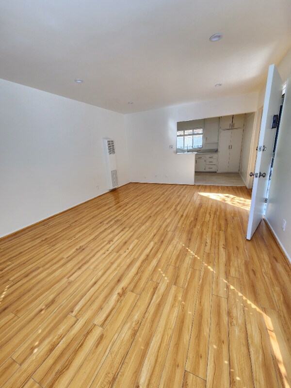 17620 Burbank Blvd Unit 3, Los Angeles, CA 91316