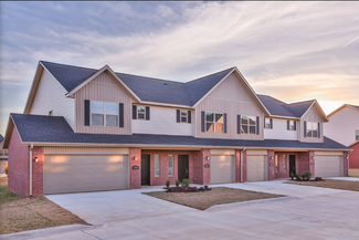2706 W Kilimanjaro Way, Rogers, AR 72758