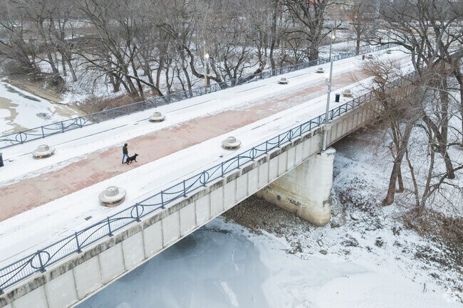 Just north of Wabash, Tapawingo Park features a pedestrian bridge connecting to West Lafayette.