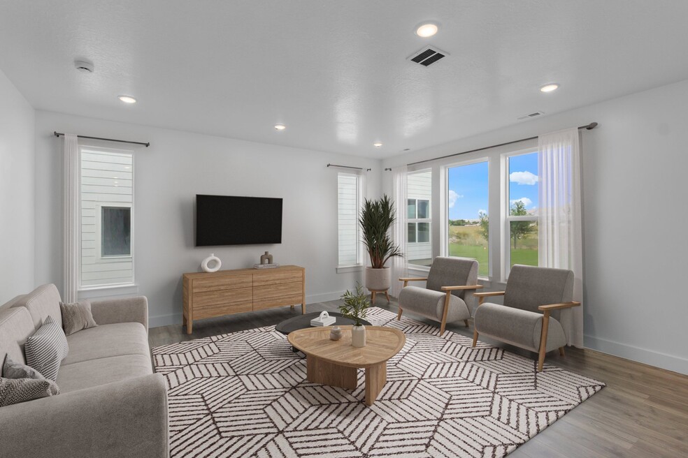 688 600 W, Tremonton, UT 84337 - photo 1