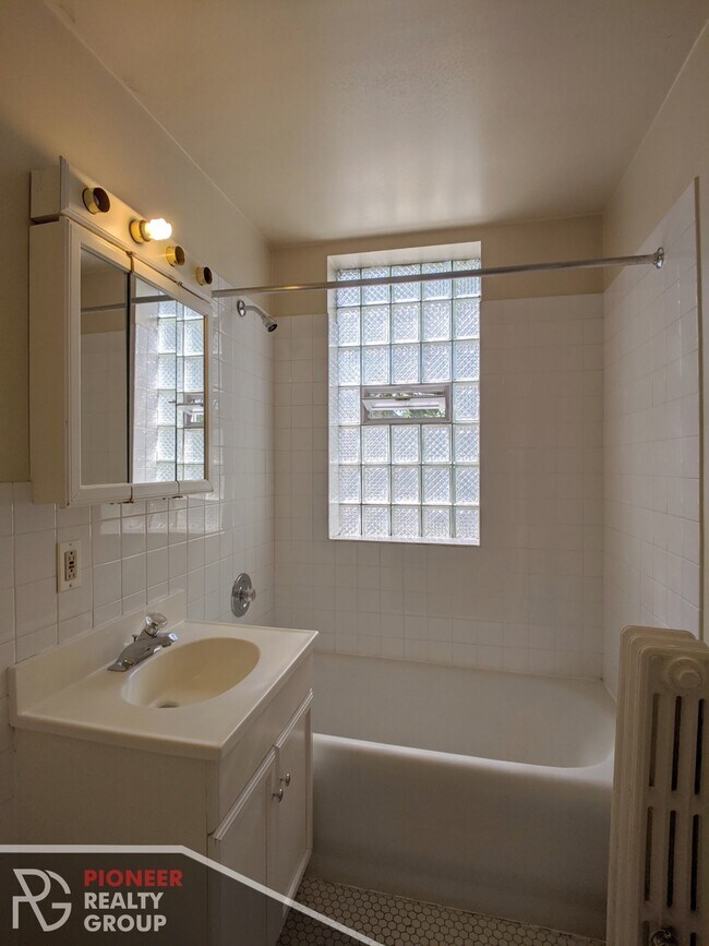 1044 W George St unit 1050-110, Chicago, IL 60657 - photo 7