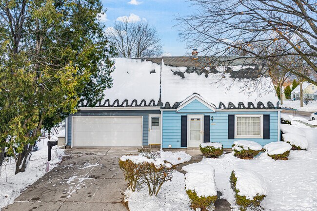 Rose Hill’s housing market combines affordability with a welcoming neighborhood vibe.