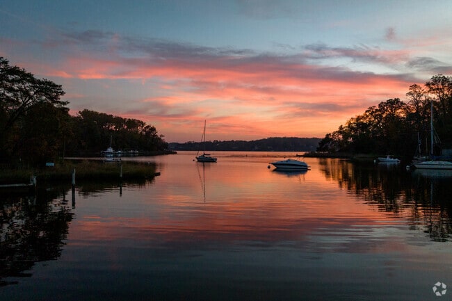 A big part of Arnold is the coastal atmosphere. This includes gorgeous sunsets.