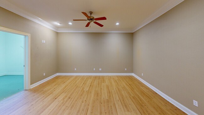 171 Waterford Cir, Lenoir City, TN 37772 - photo 2